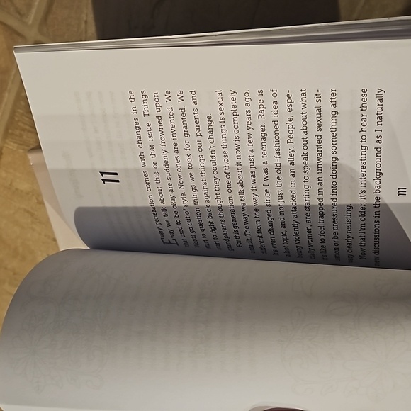 Kailyn Lowrys Bundle Books set of 2 - Picture 5 of 6